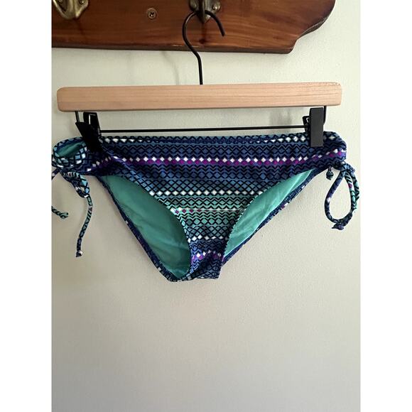 Black Poppy Triangle Top String Bikini Blue and Purple Pattern Size Med/… - Picture 5 of 9